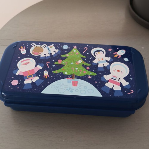 Tupperware sandwich container, new