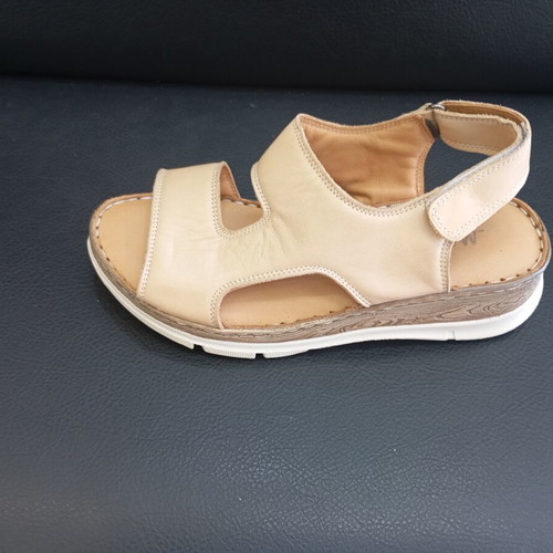 Leather platform sandals new, anatomical sole, beige, size 37