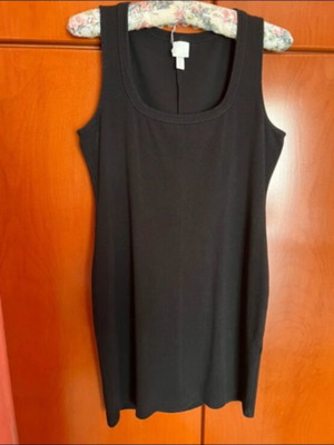 H&M sleeveless black dress, size L