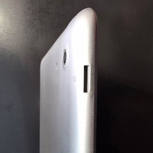 Tablet Aiwa AW920 8-inch used with flip case