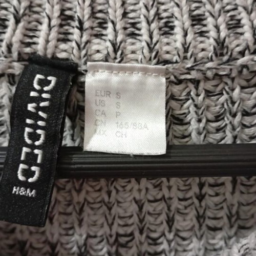 Knitted women's sweater H&M size S like new, black and white