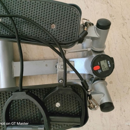 Stepper like new with meter and resistance bands