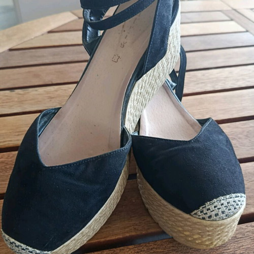 Beatris black suede espadrille platforms like new, size 41
