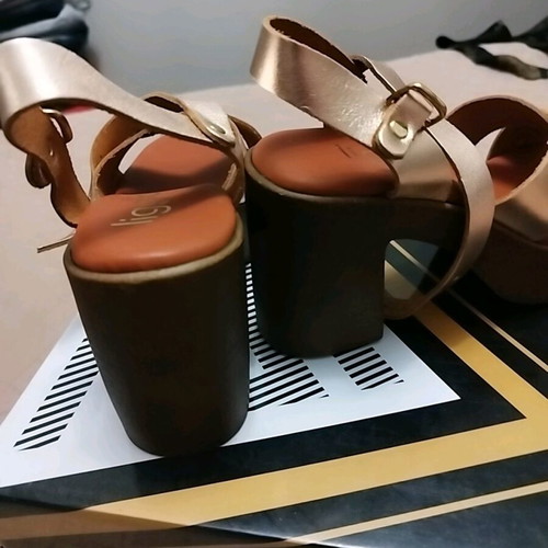 Ligglo Gold Leather Sandals New Size 36