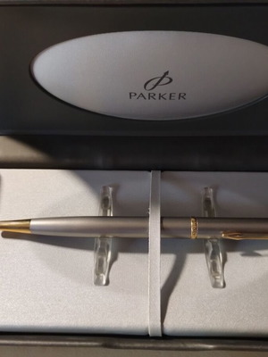 Στυλό Parker Sonnet Core Stainless Steel GT καινούργιο με γνήσια θήκη