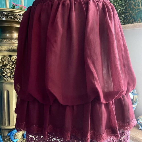 Bordeaux skirt with lace, like new, size M
