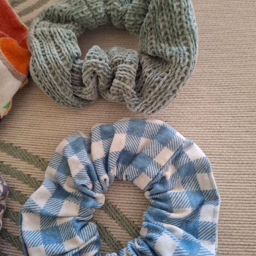 Set of 7 hair scrunchies