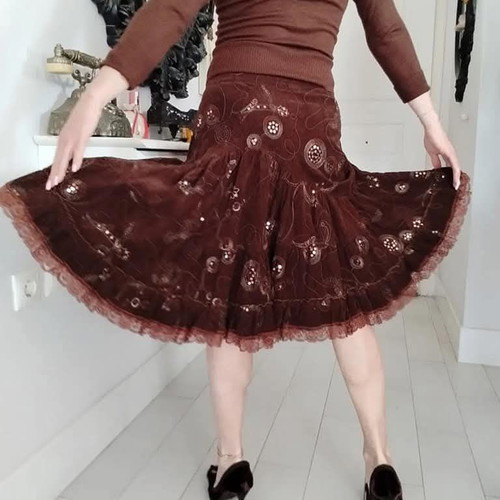 Vintage corduroy skirt Queen No.48 like new, brown with lace and sequins