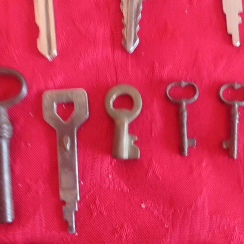 Vintage keys and hand-forged nails used, lot of 40 items