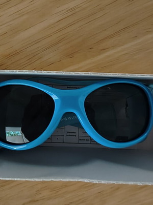 Baby sunglasses like new for 0-12 months with elastic arms and strap