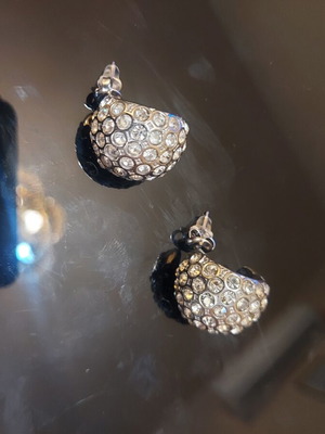 Earrings like new, silver color