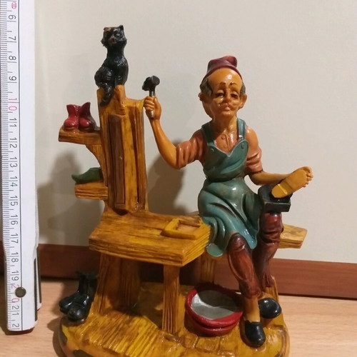 Vintage decorative item of Italian origin 1960s like new, resin