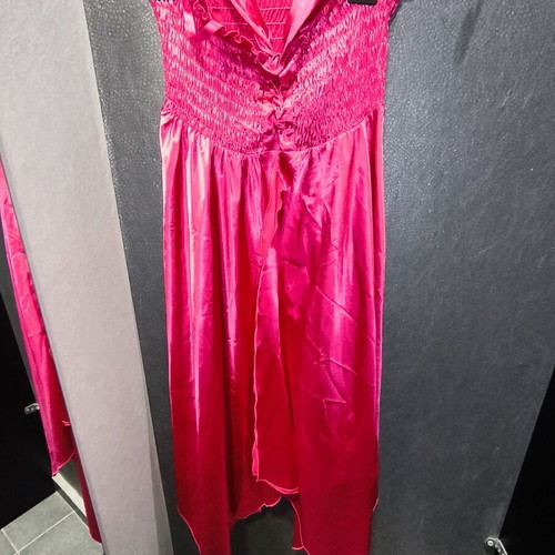 Fuchsia satin asymmetric dress On Line like new, strapless