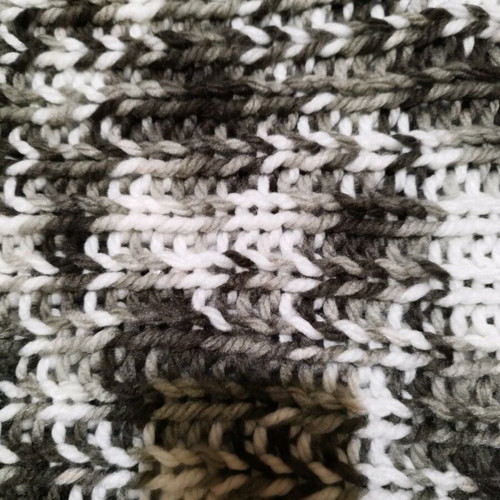 Scarf neck very large like new, unworn