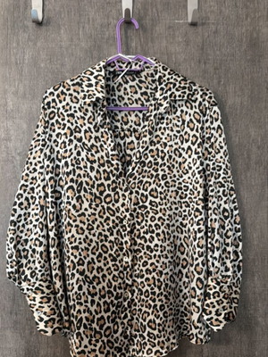 Zara satin leopard shirt like new, size medium, brown