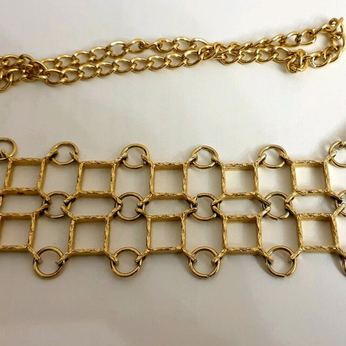 Women's necklace like new, gold tone