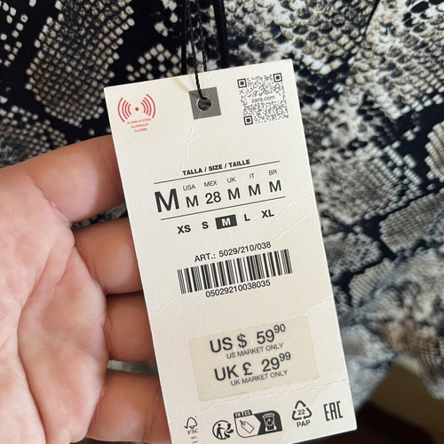 Zara dress medium new, black and white