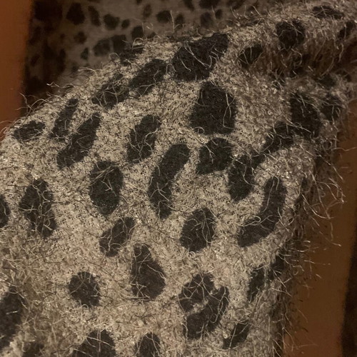 Blouse used in black and gray colors, sizes S and M