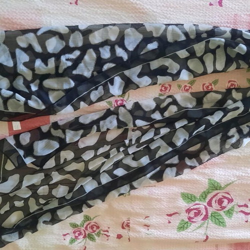 Scarf like new