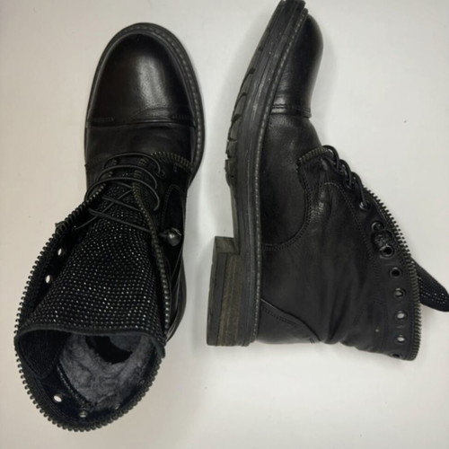 Fru.It leather boots with studs and fur lining, size 37, like new