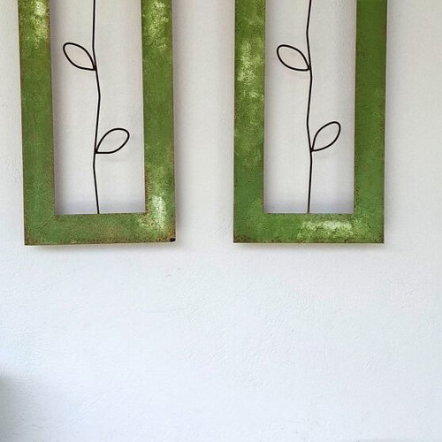 Set of 2 metal decorative frames used with embossed flower design