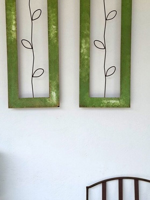 Set of 2 metal decorative frames used with embossed flower design