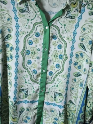 Zara women's shirt like new, colorful, fits small-medium