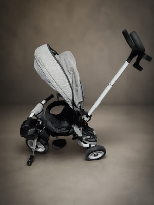 Children's tricycle bike