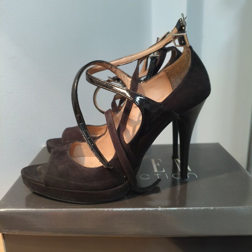 Ellen Shoes black suede sandals used, size 39, with straps and wedge
