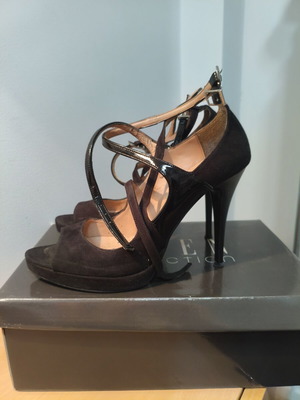 Ellen Shoes black suede sandals used, size 39, with straps and wedge