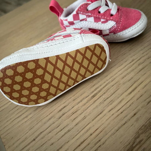 Vans baby shoe pink checkerboard like new, size 16