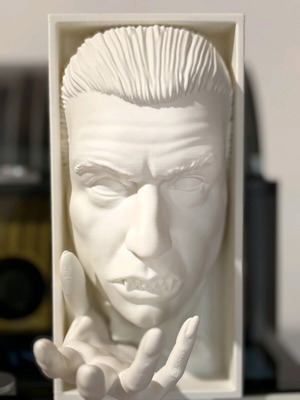 Dracula wall mount white like new
