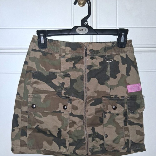 Bershka mini skirt in denim fabric with camouflage pattern, zipper and pockets