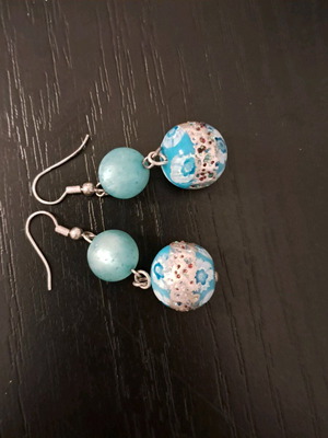 Dangling earrings like new with blue and petrol stones