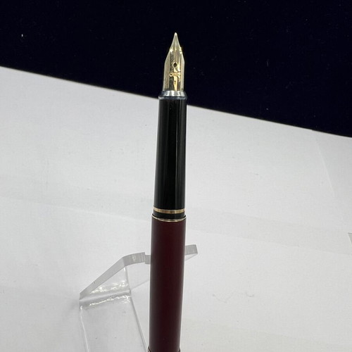 Cross pen bordeaux like new