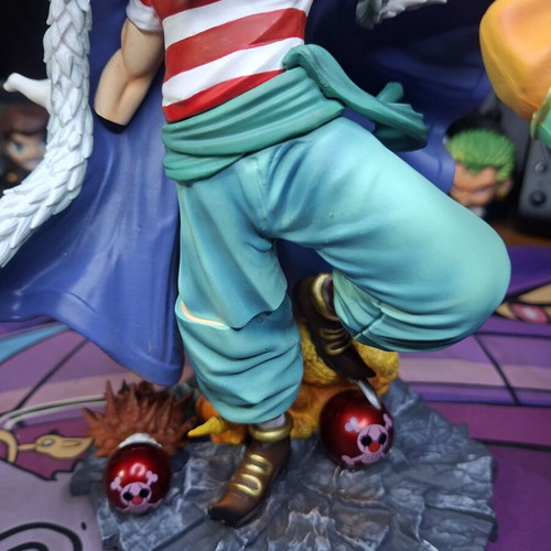 Buggy figure from One Piece anime like new, 26 cm height