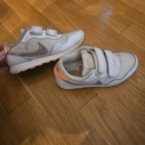 Nike kids' athletic shoes used size 28.5 for girls