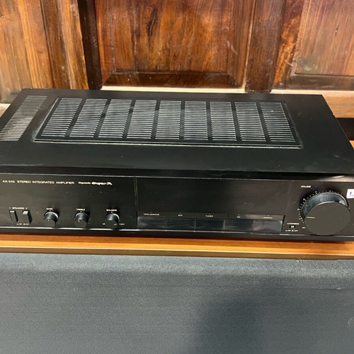 JVC AX 242 Stereo Integrated Amplifier like new