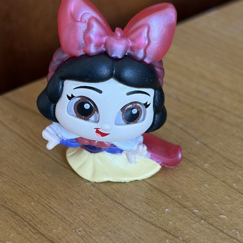 Snowhite Disney Doorables figure new