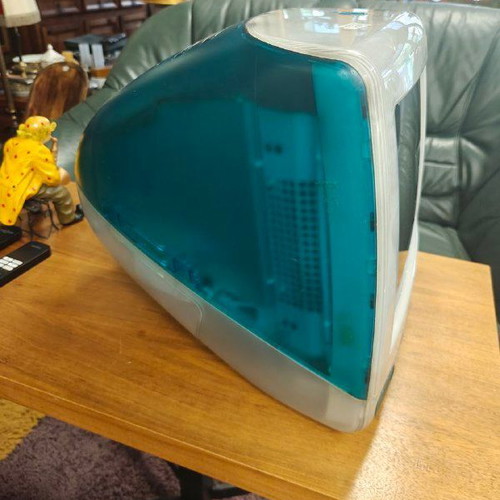 Apple iMac G3 used, 15-inch CRT display, 233 MHz PowerPC G3