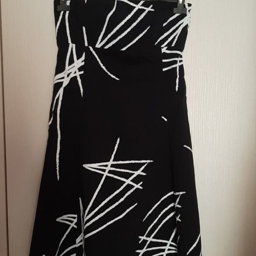 Vivette Strapless Dress like new, black and white