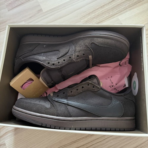 Nike Air Jordan 1 Travis Scott sneakers brand new, size EU 41, brown