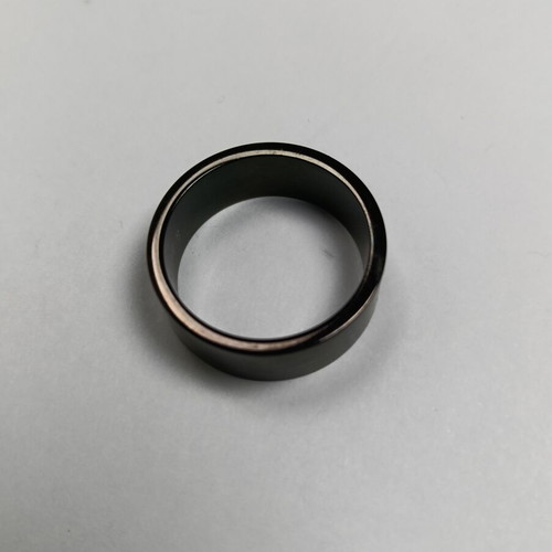 Steel ring used, smooth surface, 7.5 mm width, size 19 mm