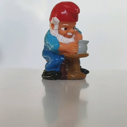 Snow White 6 Dwarfs Miniatures like new from 80s-90s collection