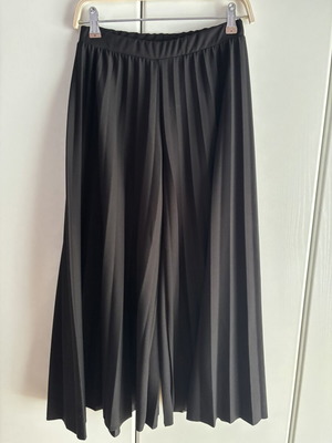 Urban pleated wide-leg pants, black, size M
