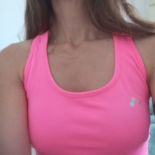 Only pink sports top like new