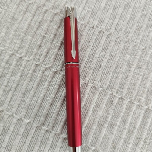 Parker Esprit fountain pen like new, Boudoir Red