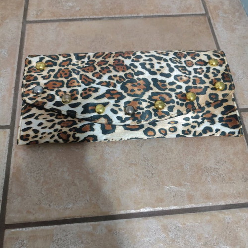 Envelope bag like new with animal print