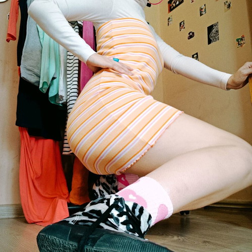 Byoung skirt new with tag, colorful, size S