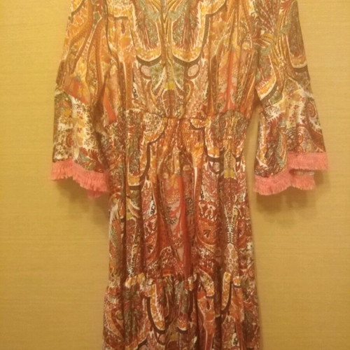 Dress like new, size L/XL, with unique sleeve